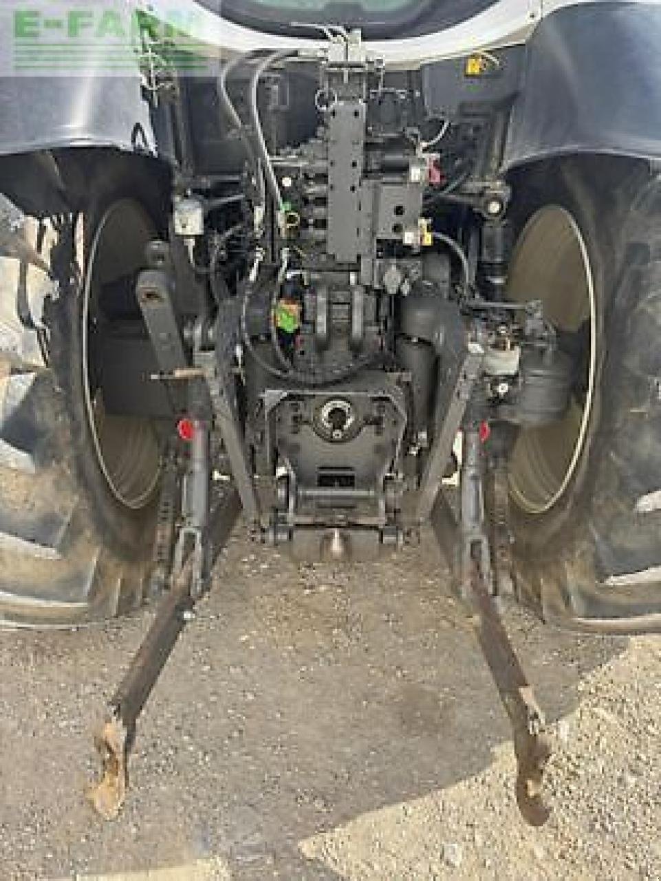 Traktor типа Valtra n134 h5, Gebrauchtmaschine в MONFERRAN (Фотография 7)