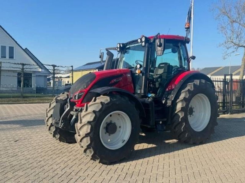 Traktor des Typs Valtra N134 Hitech, Gebrauchtmaschine in Marknesse (Bild 1)