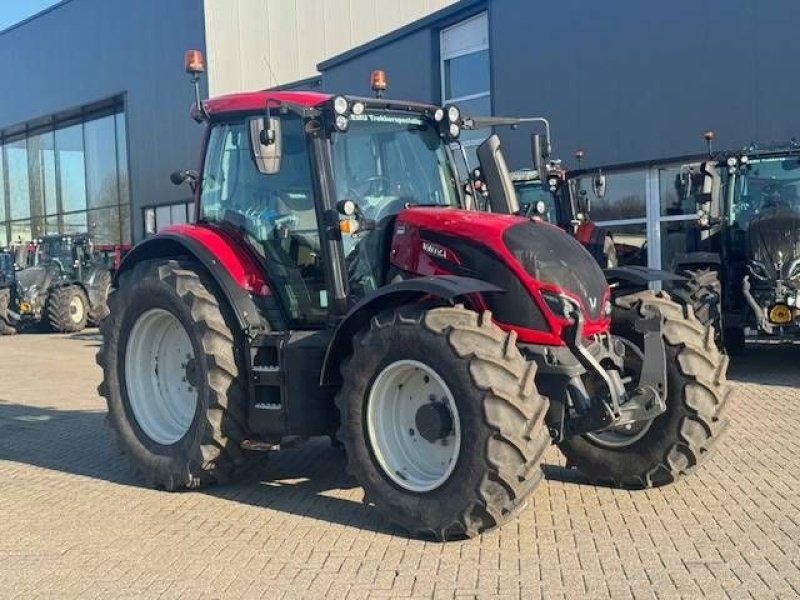 Traktor des Typs Valtra N134 Hitech, Gebrauchtmaschine in Marknesse (Bild 2)