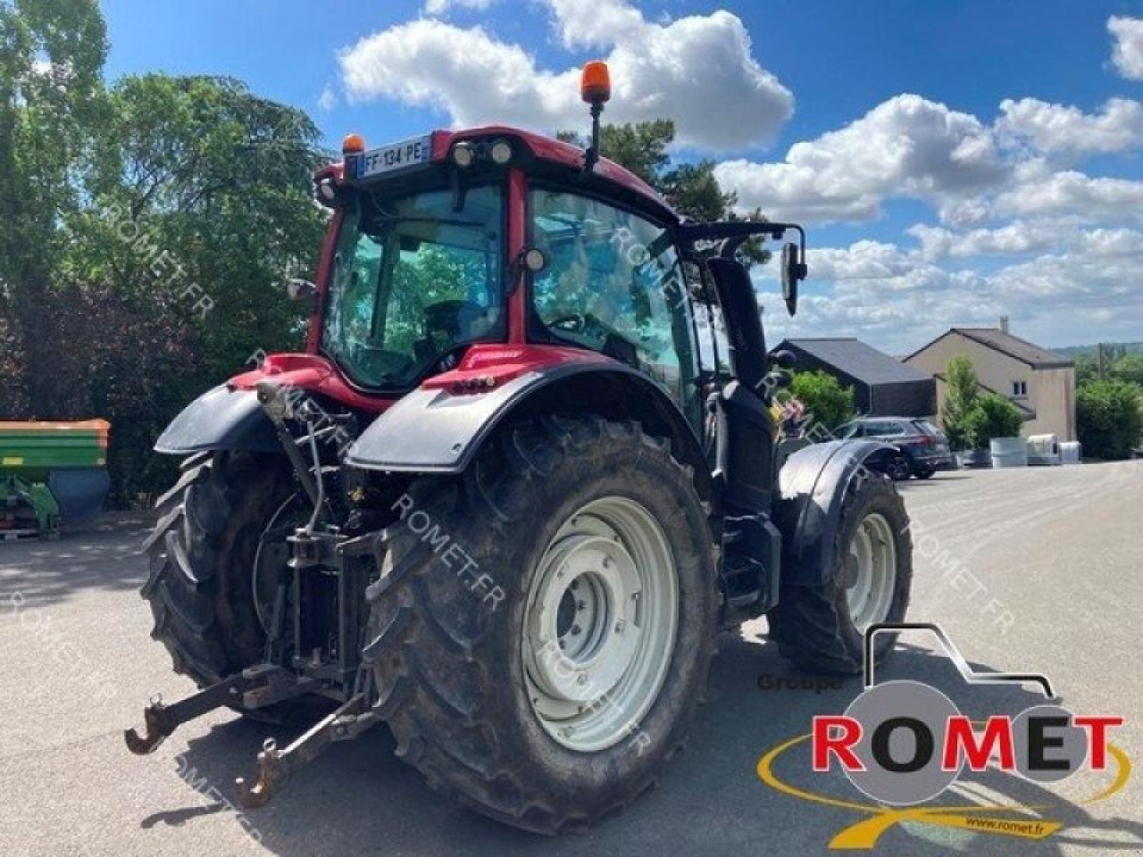 Traktor des Typs Valtra n134, Gebrauchtmaschine in GENNES-SUR-GLAIZE (Bild 3)