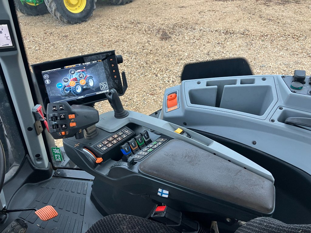 Traktor des Typs Valtra N134, Gebrauchtmaschine in VIRECOURT (Bild 9)