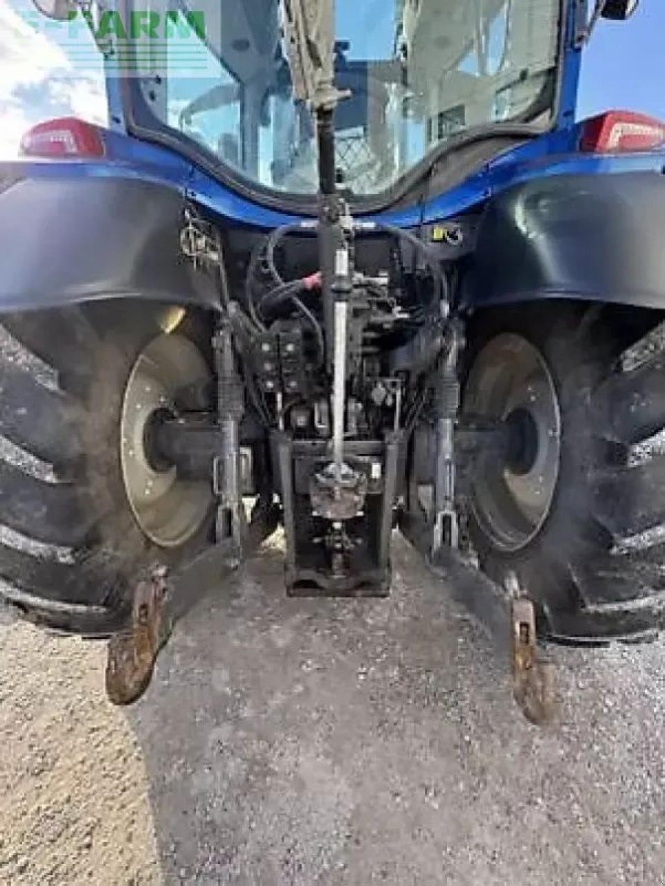 Traktor типа Valtra n134a, Gebrauchtmaschine в MONFERRAN (Фотография 3)