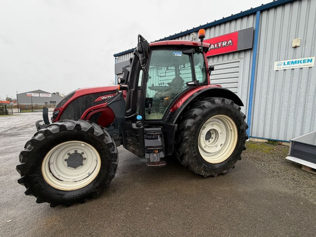 Traktor vrste Valtra N134A, Gebrauchtmaschine v Combourg (Slika 1)