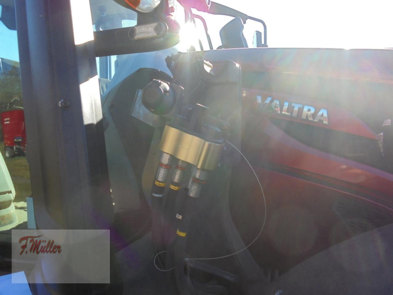 Traktor типа Valtra N134A, Gebrauchtmaschine в Taaken (Фотография 7)