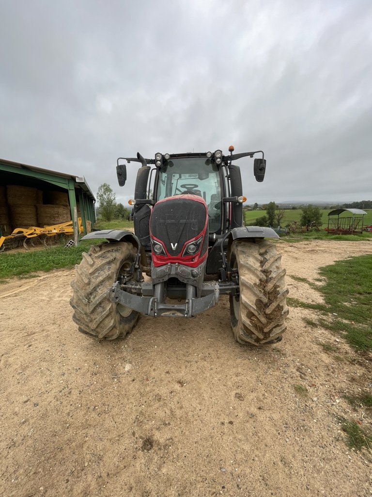 Traktor of the type Valtra N134H, Gebrauchtmaschine in Calmont (Picture 8)