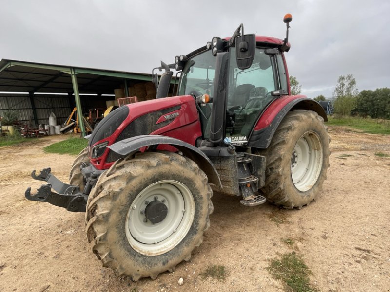 Traktor del tipo Valtra N134H, Gebrauchtmaschine In Calmont (Immagine 1)