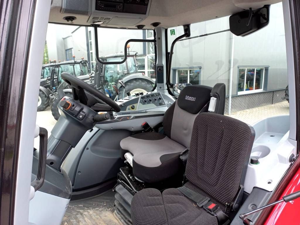 Traktor des Typs Valtra N135 Active Demo! Direct leverbaar!, Gebrauchtmaschine in Marknesse (Bild 8)