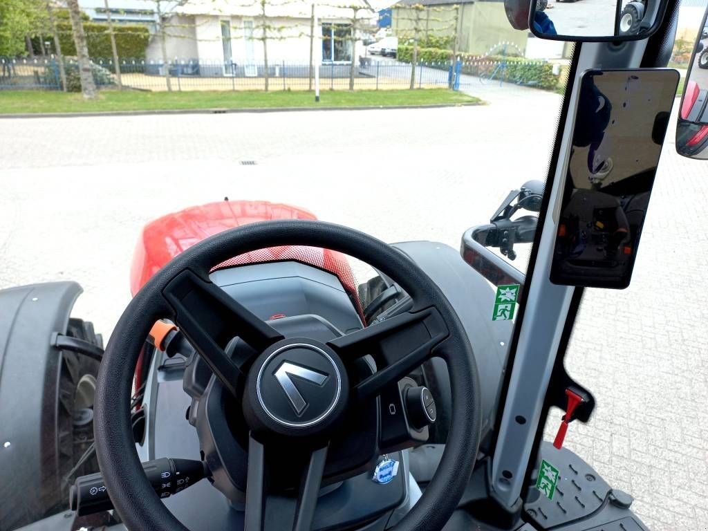 Traktor des Typs Valtra N135 Active Demo! Direct leverbaar!, Gebrauchtmaschine in Marknesse (Bild 9)