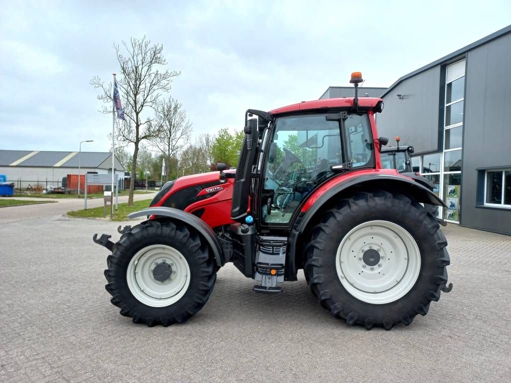 Traktor des Typs Valtra N135 Active Demo! Direct leverbaar!, Gebrauchtmaschine in Marknesse (Bild 10)