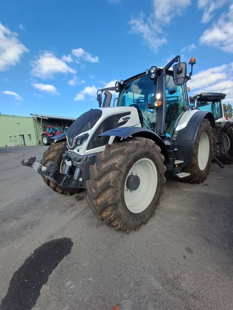 Traktor des Typs Valtra N135 ACTIVE, Gebrauchtmaschine in LACAPELLE-MARIVAL (Bild 1)
