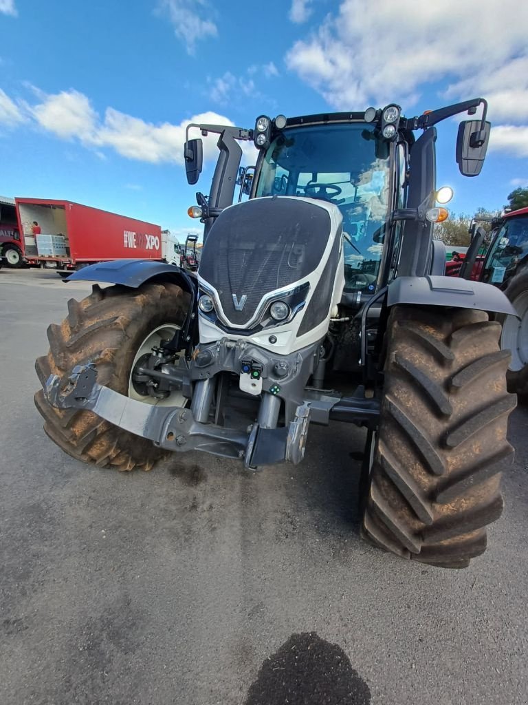Traktor des Typs Valtra N135 ACTIVE, Gebrauchtmaschine in LACAPELLE-MARIVAL (Bild 2)