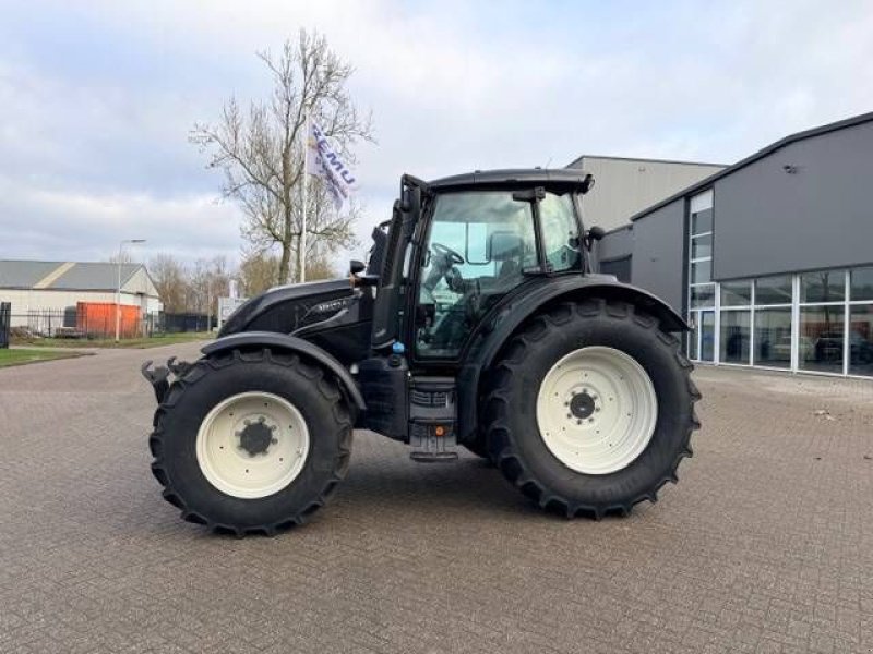 Traktor of the type Valtra N135 Direct Smart Touch, Gebrauchtmaschine in Marknesse (Picture 11)