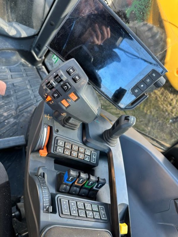 Traktor типа Valtra N135 DIRECT, Gebrauchtmaschine в MORHANGE (Фотография 7)