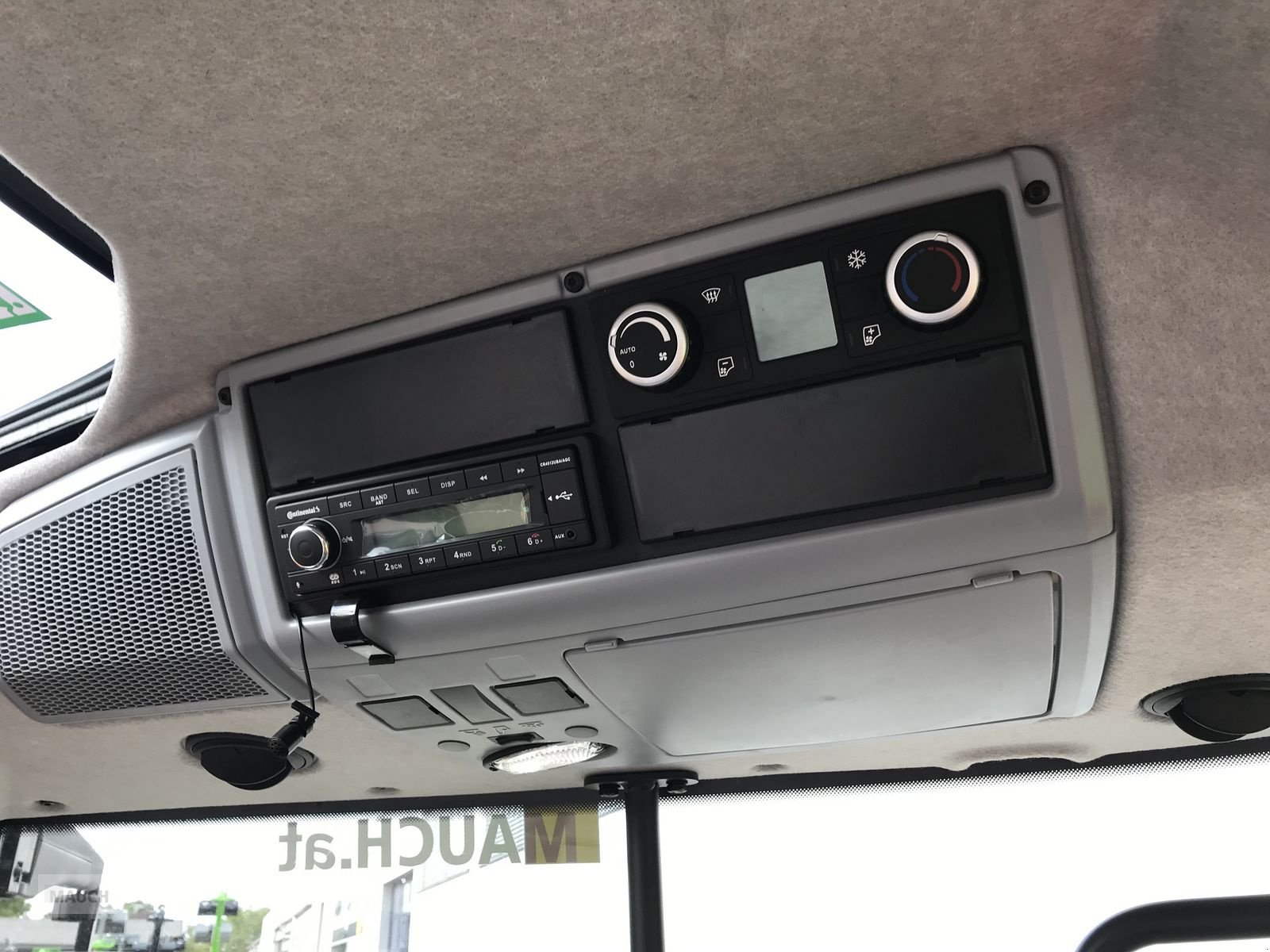 Traktor of the type Valtra N135 Direct, Neumaschine in Burgkirchen (Picture 13)