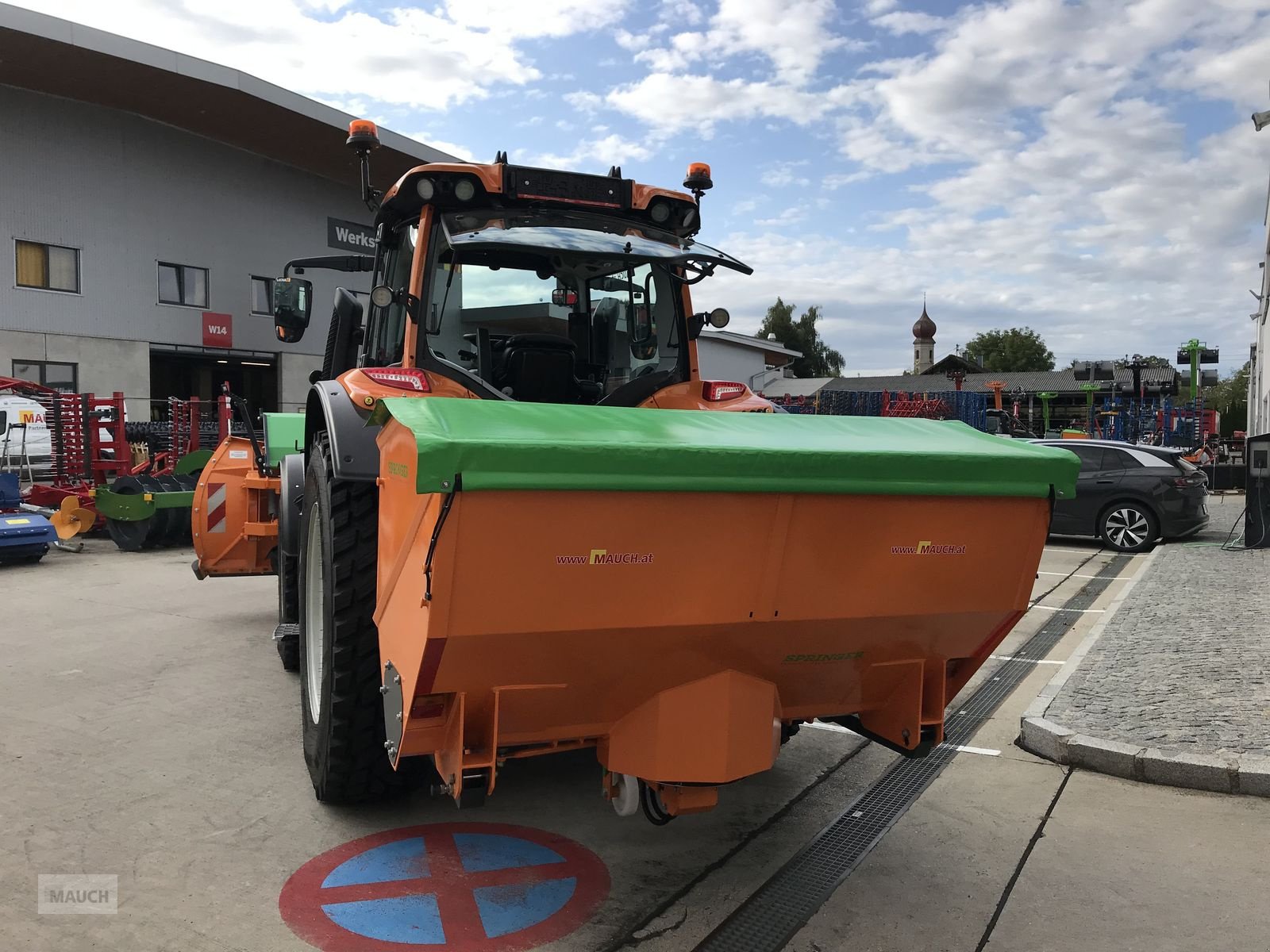 Traktor of the type Valtra N135 Direct, Neumaschine in Burgkirchen (Picture 4)