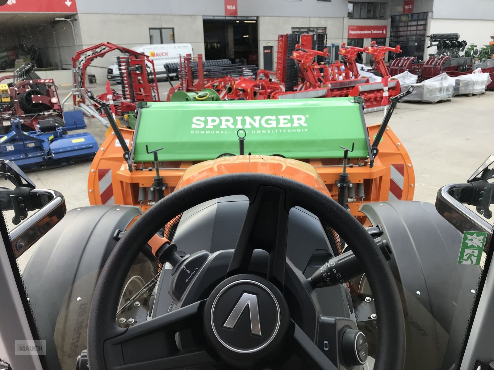 Traktor of the type Valtra N135 Direct, Neumaschine in Burgkirchen (Picture 11)