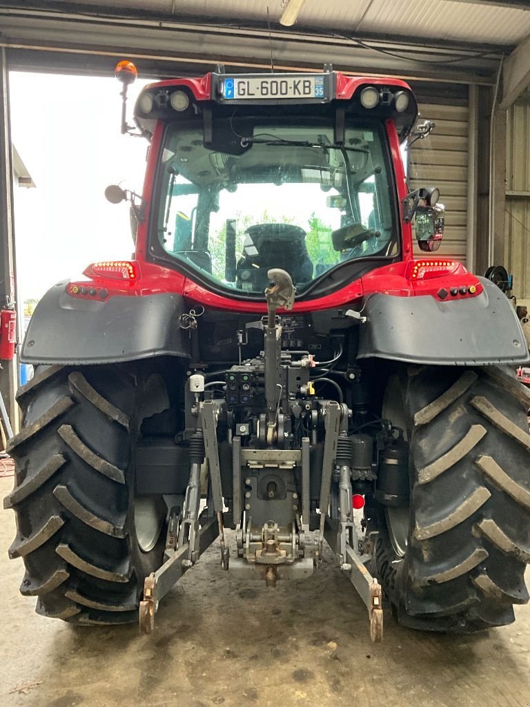 Traktor of the type Valtra N135 H, Gebrauchtmaschine in Combourg (Picture 2)