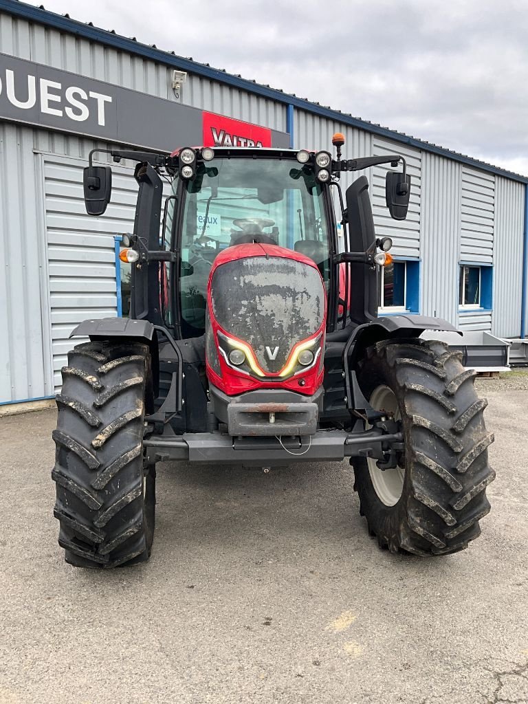Traktor of the type Valtra N135 H, Gebrauchtmaschine in Combourg (Picture 5)