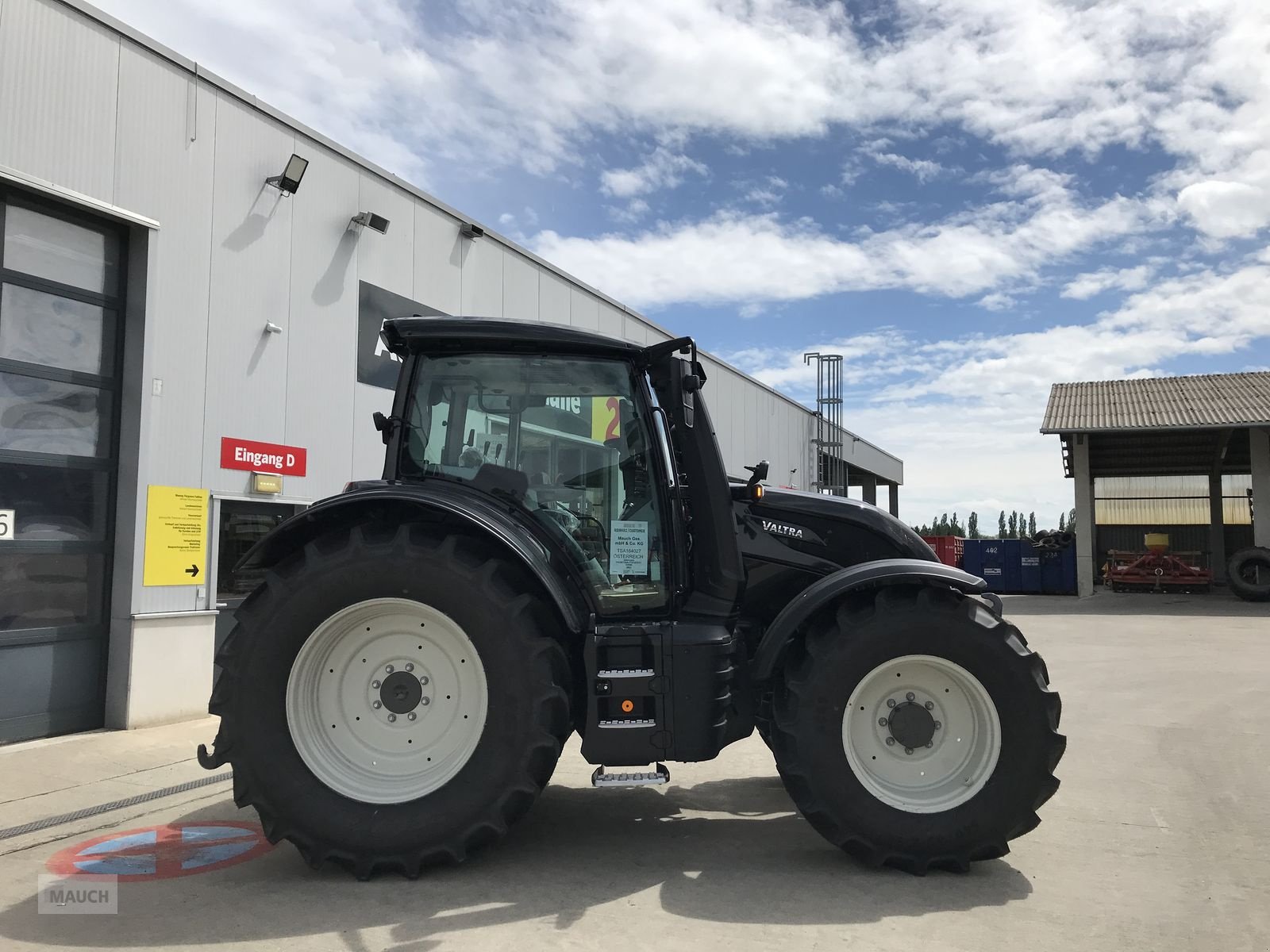 Traktor типа Valtra N135, Neumaschine в Burgkirchen (Фотография 4)