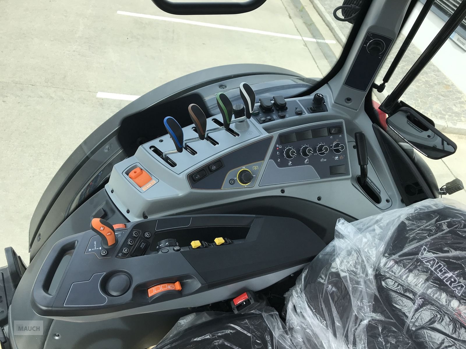 Traktor типа Valtra N135, Neumaschine в Burgkirchen (Фотография 13)