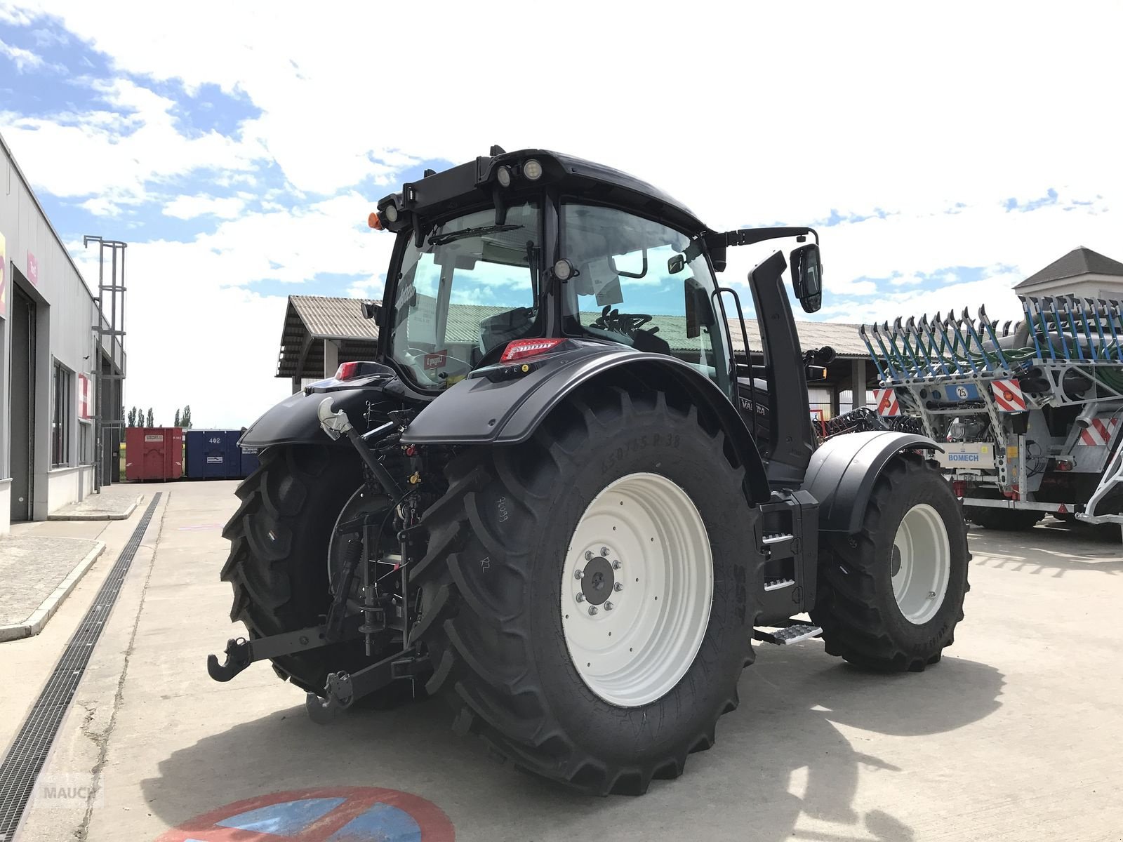 Traktor типа Valtra N135, Neumaschine в Burgkirchen (Фотография 5)