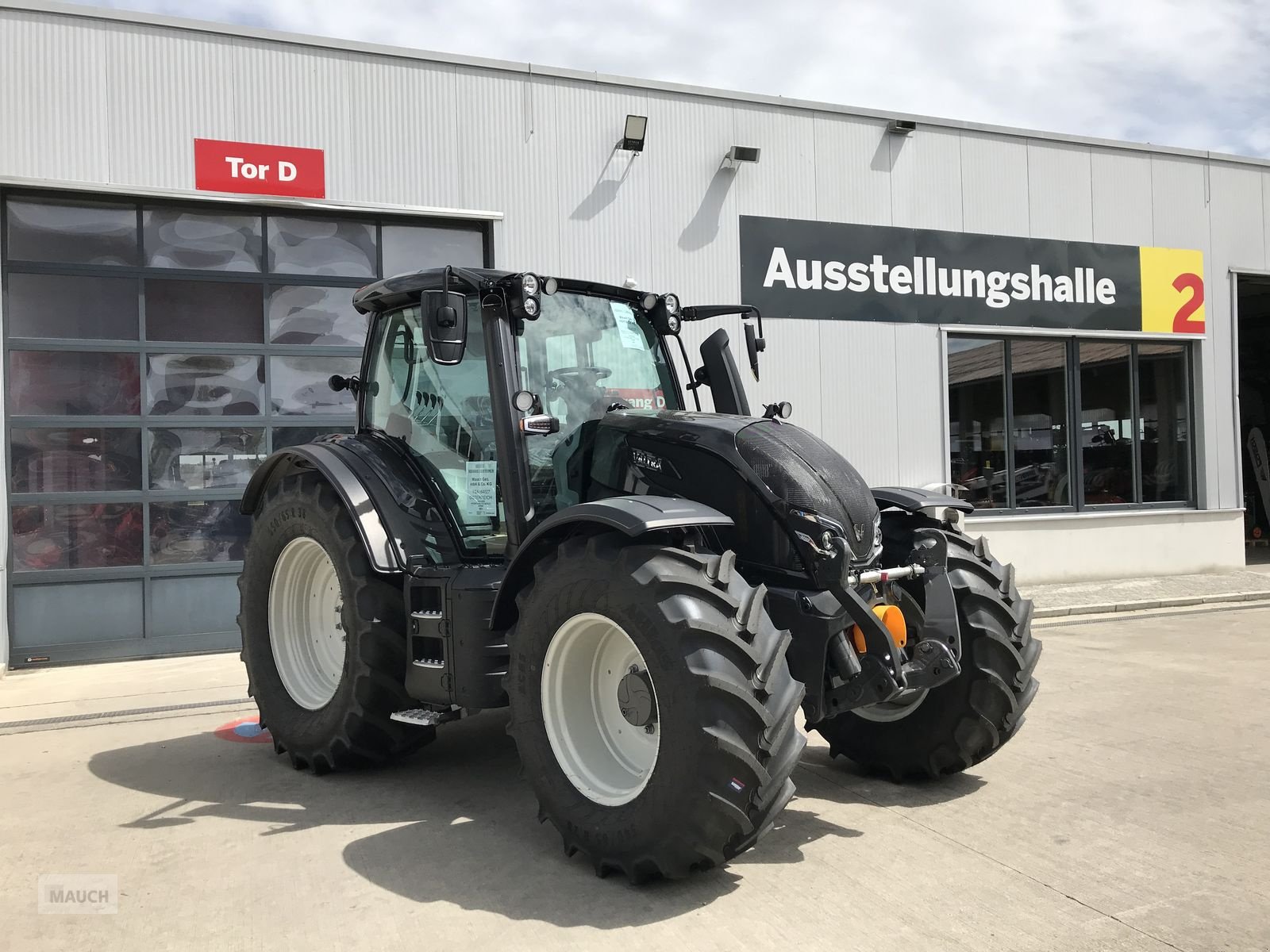 Traktor типа Valtra N135, Neumaschine в Burgkirchen (Фотография 1)