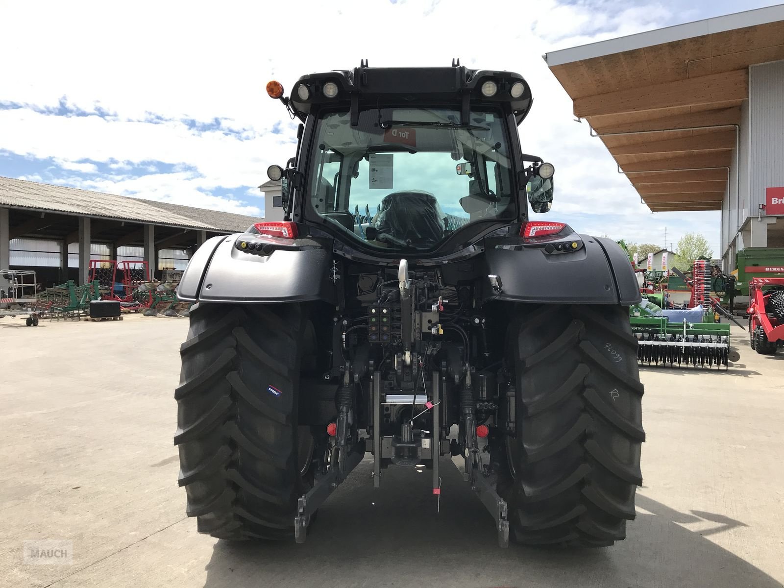 Traktor типа Valtra N135, Neumaschine в Burgkirchen (Фотография 7)