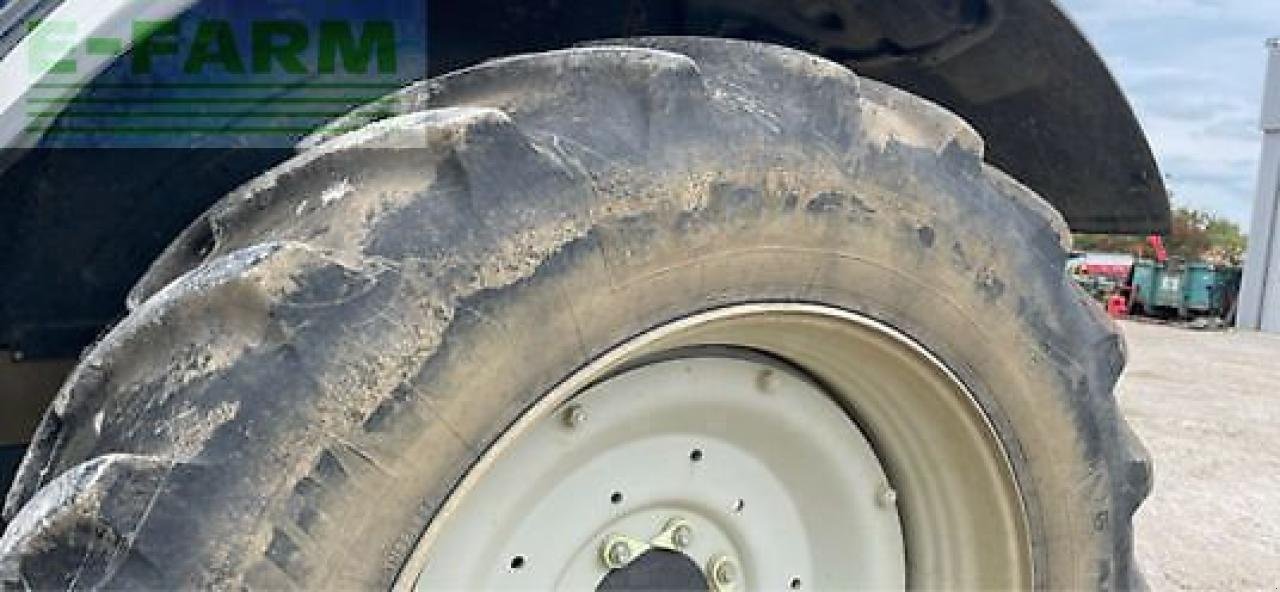 Traktor типа Valtra n135d, Gebrauchtmaschine в MONFERRAN (Фотография 7)