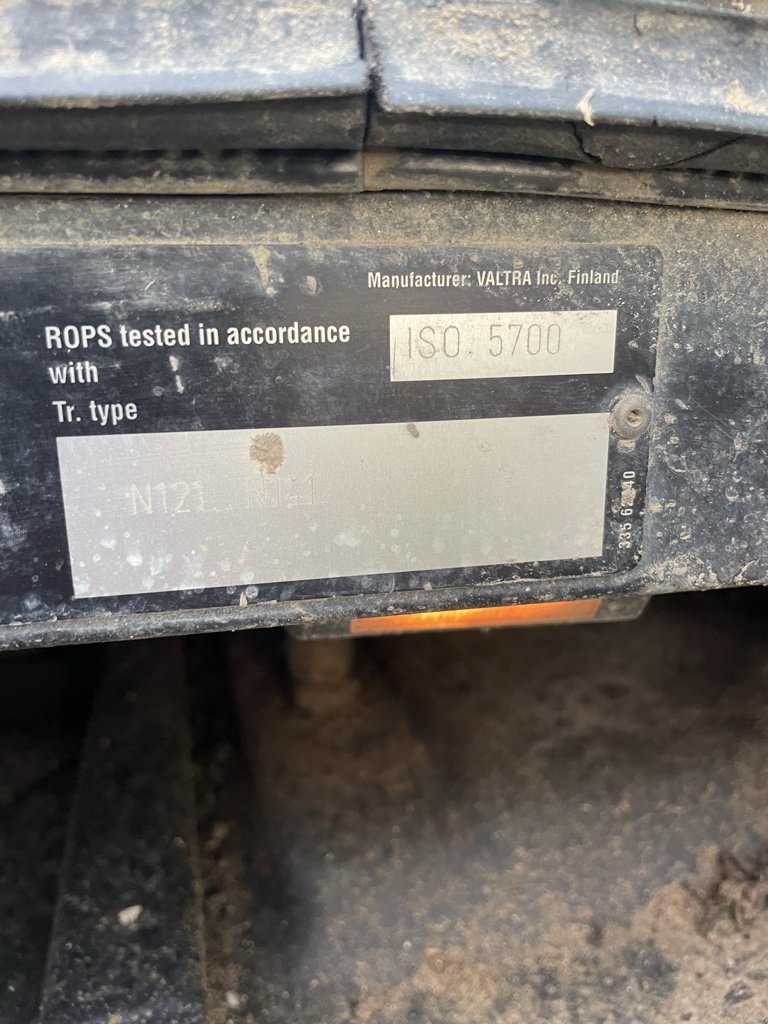 Traktor del tipo Valtra N141, Gebrauchtmaschine en Calmont (Imagen 5)