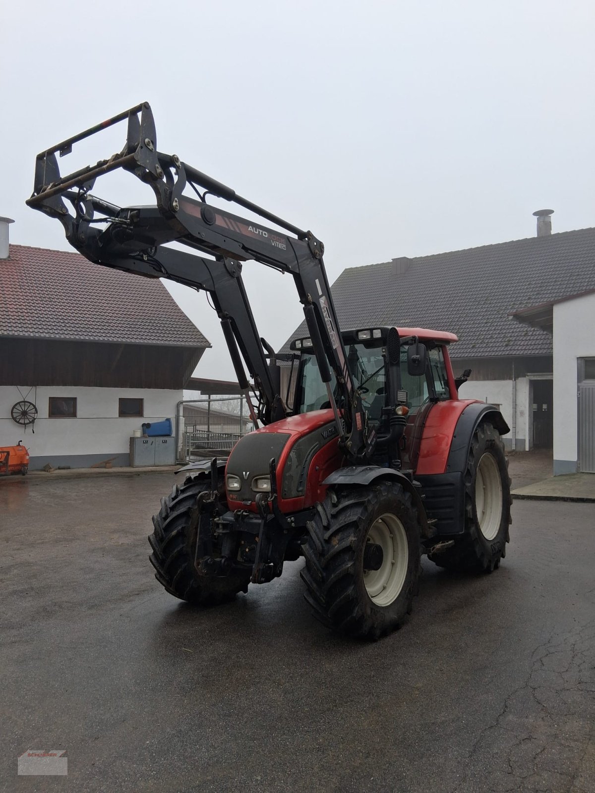 Traktor от тип Valtra N142 D, Gebrauchtmaschine в Schwandorf (Снимка 1)