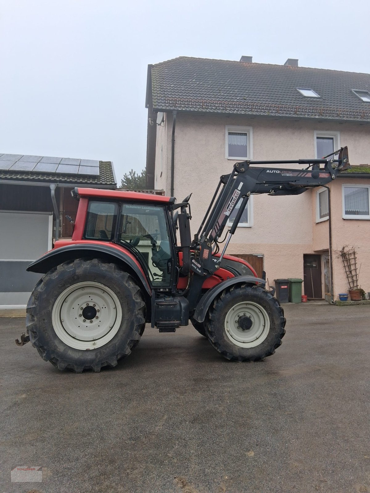 Traktor от тип Valtra N142 D, Gebrauchtmaschine в Schwandorf (Снимка 3)