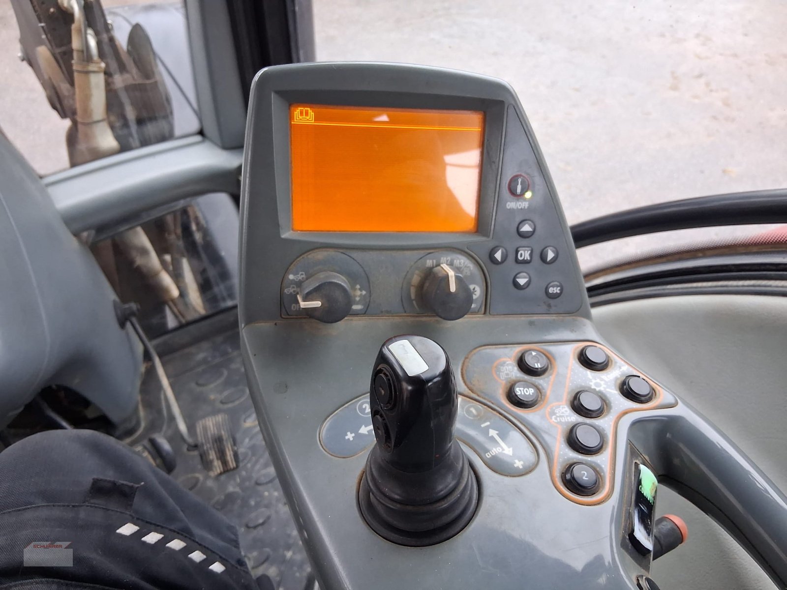 Traktor от тип Valtra N142 D, Gebrauchtmaschine в Schwandorf (Снимка 9)