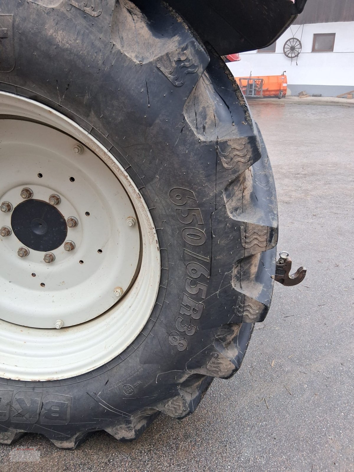 Traktor от тип Valtra N142 D, Gebrauchtmaschine в Schwandorf (Снимка 11)