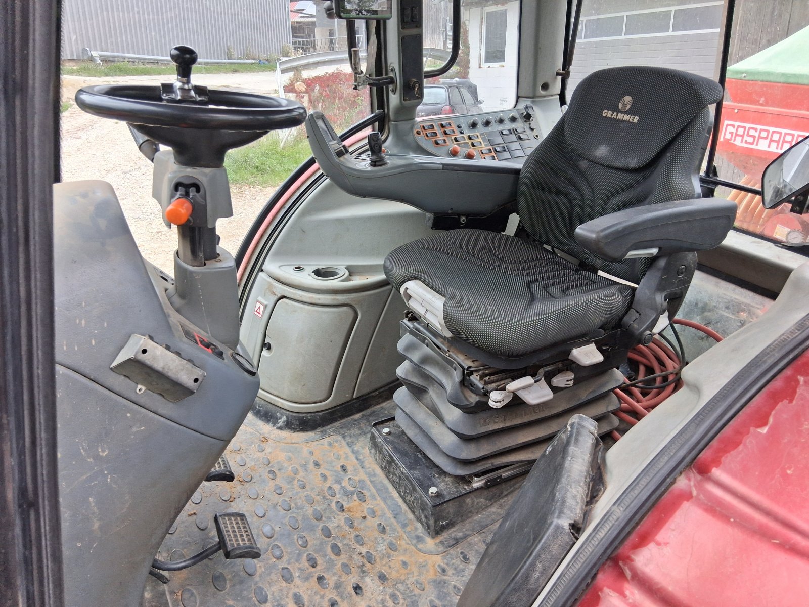 Traktor of the type Valtra N142 D, Gebrauchtmaschine in Ebermannsdorf (Picture 2)