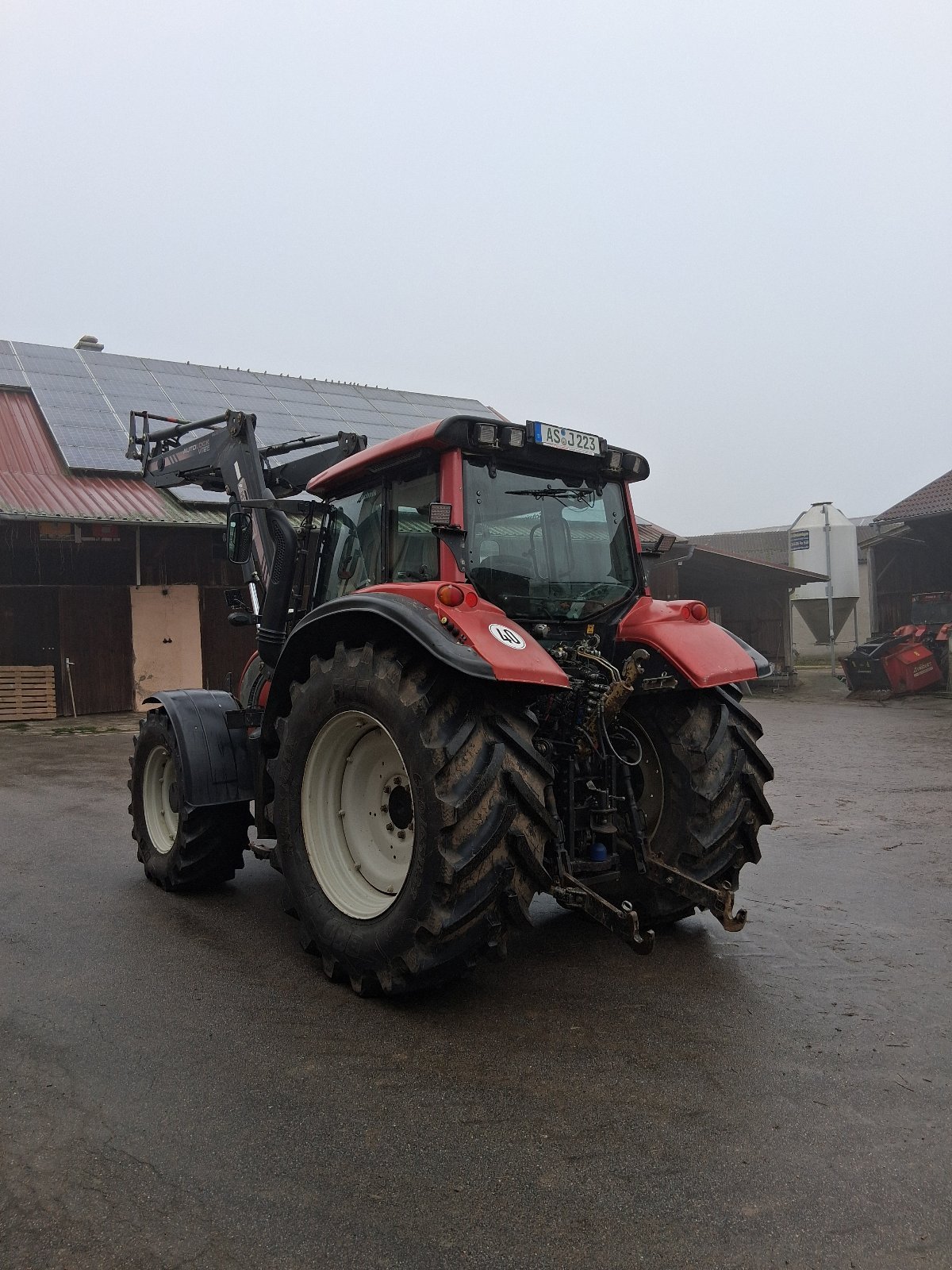 Traktor типа Valtra N142 D, Gebrauchtmaschine в Ebermannsdorf (Фотография 2)