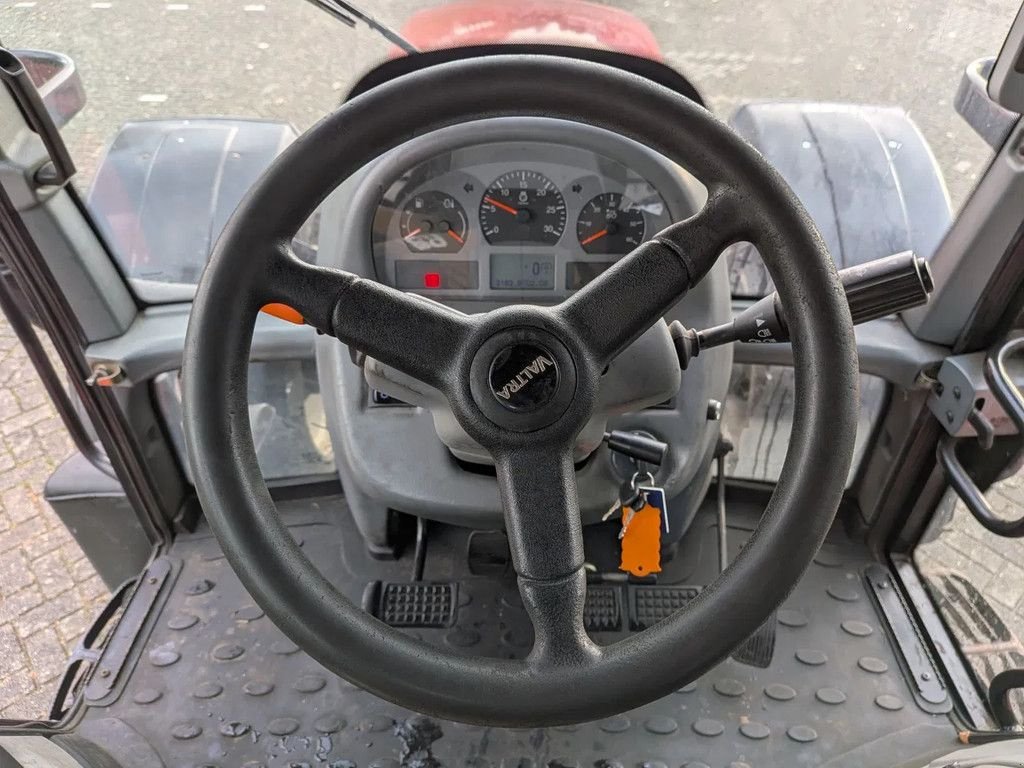 Traktor типа Valtra N142 N142, Gebrauchtmaschine в Groningen (Фотография 11)