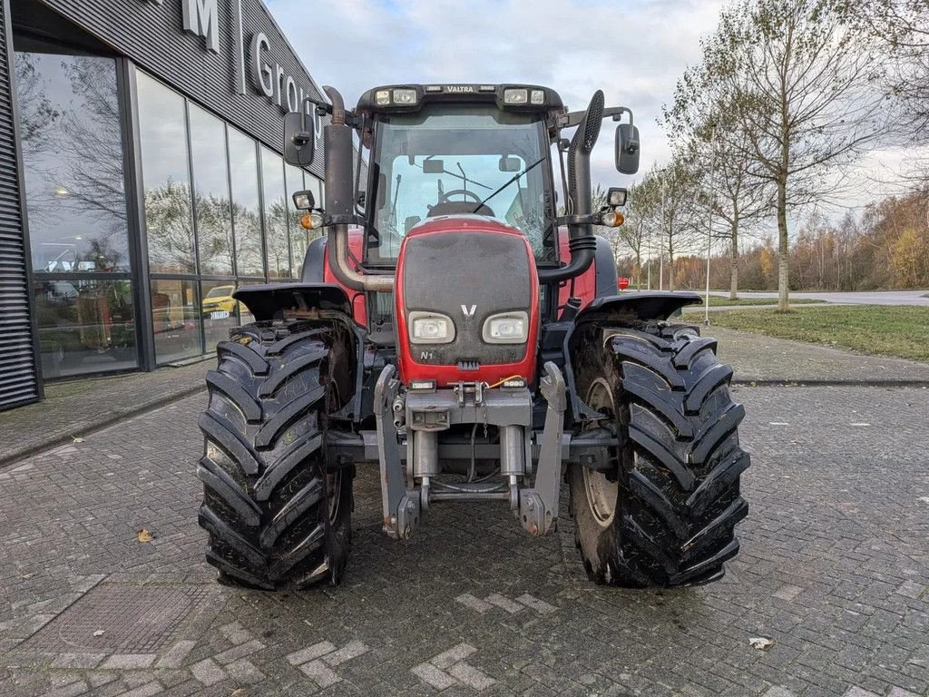 Traktor типа Valtra N142 N142, Gebrauchtmaschine в Groningen (Фотография 4)