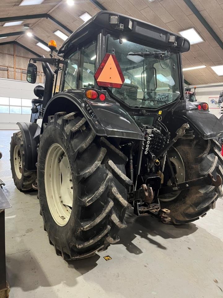 Traktor del tipo Valtra N142V, Gebrauchtmaschine en Ringkøbing (Imagen 4)
