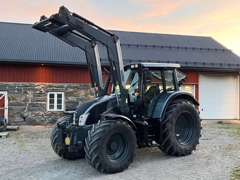 Traktor типа Valtra N143 D, Gebrauchtmaschine в Wildenberg (Фотография 1)