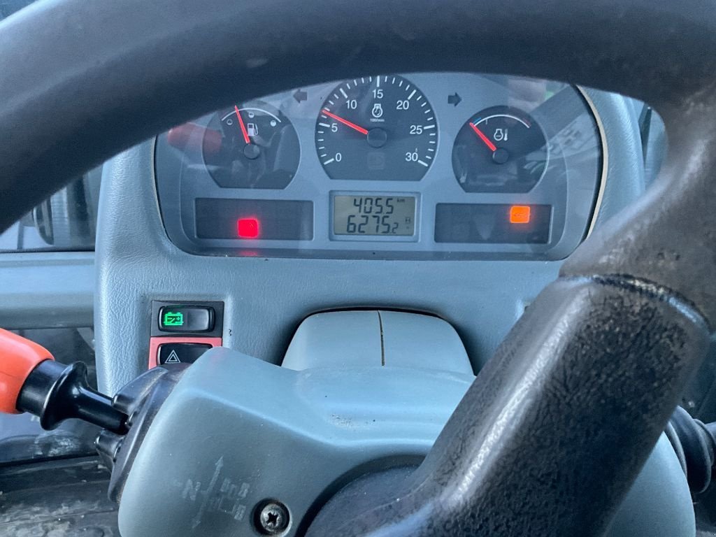 Traktor типа Valtra N143 HITECH, Gebrauchtmaschine в SAINT JAMES (Фотография 11)