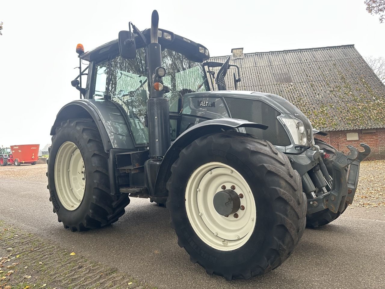 Traktor typu Valtra N143, Gebrauchtmaschine v Rossum (Obrázek 2)