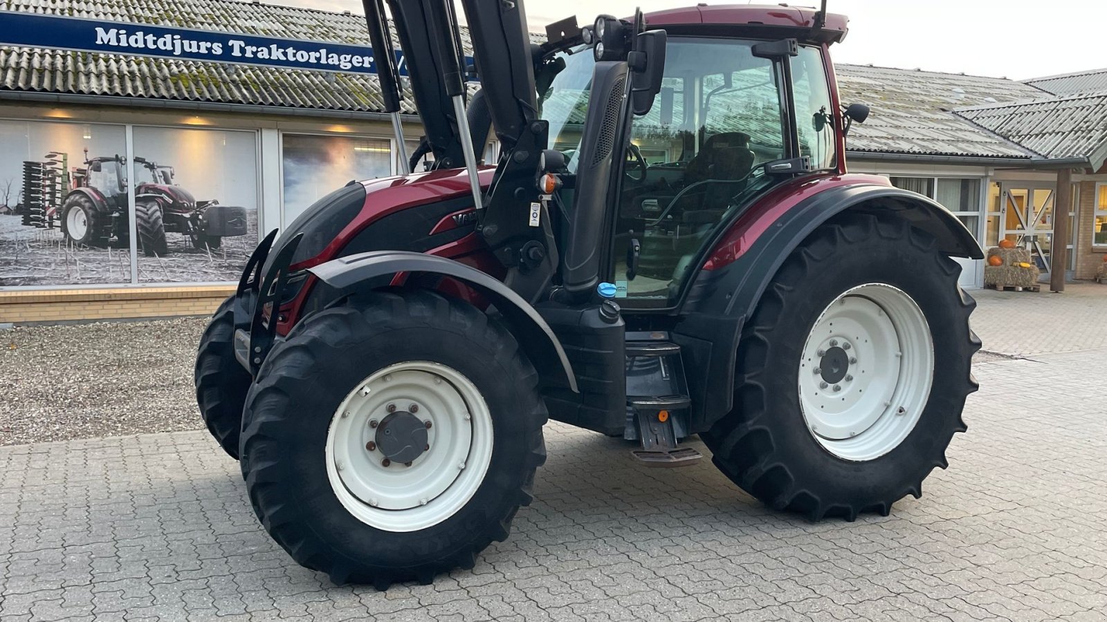 Traktor des Typs Valtra N154 Aktiv, Gebrauchtmaschine in Nimtofte (Bild 10)