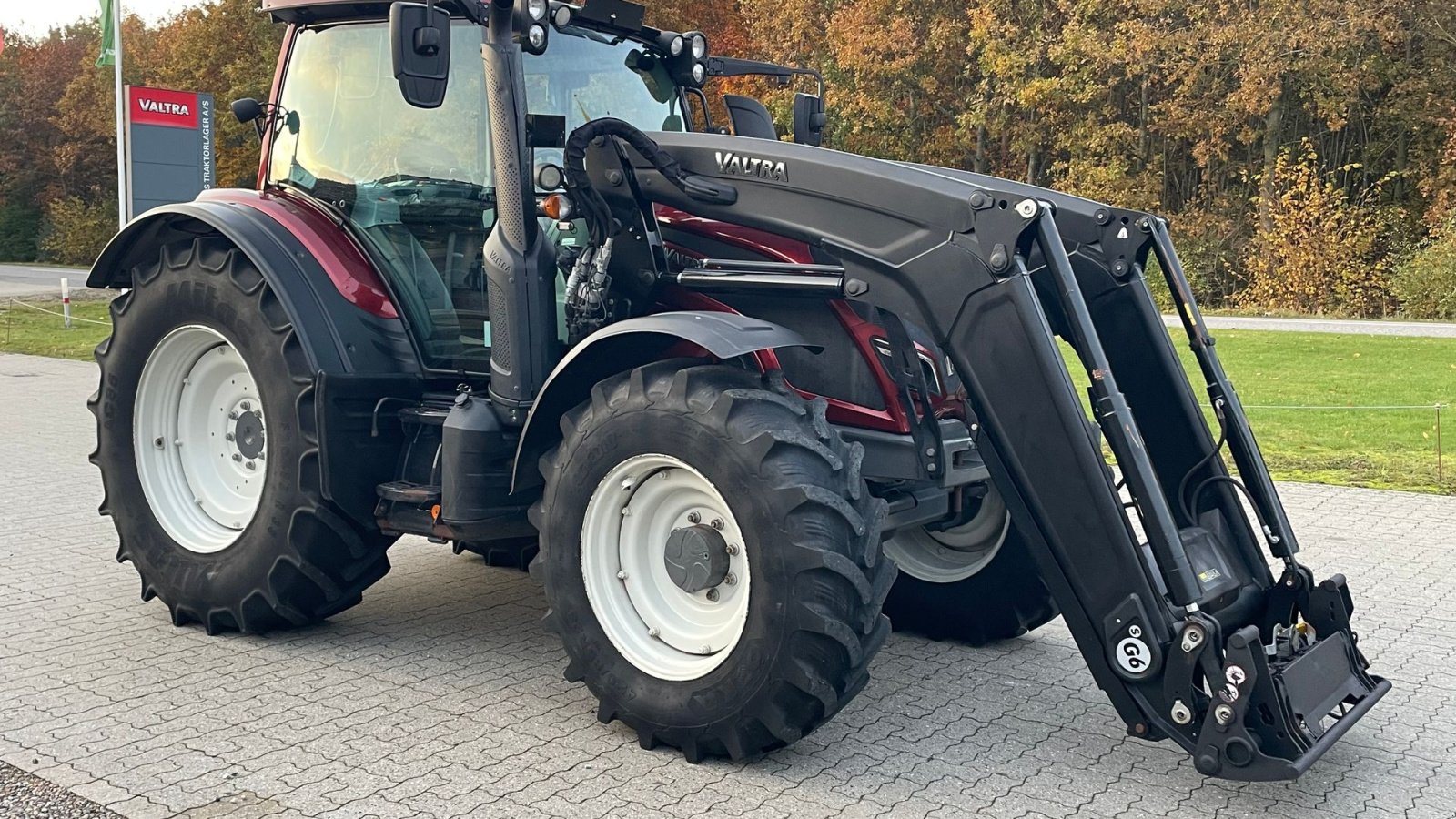 Traktor des Typs Valtra N154 Aktiv, Gebrauchtmaschine in Nimtofte (Bild 4)