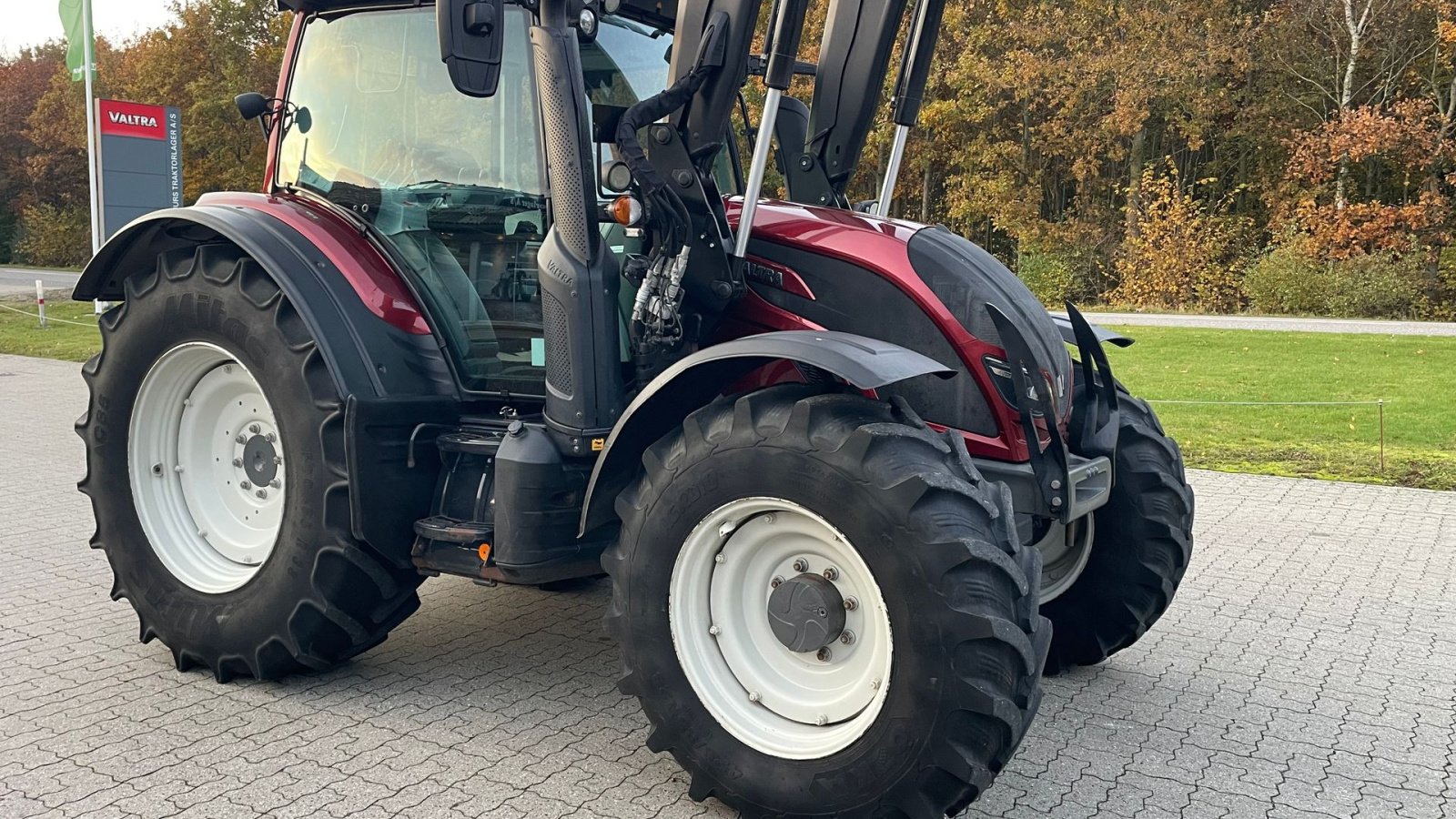 Traktor des Typs Valtra N154 Aktiv, Gebrauchtmaschine in Nimtofte (Bild 12)