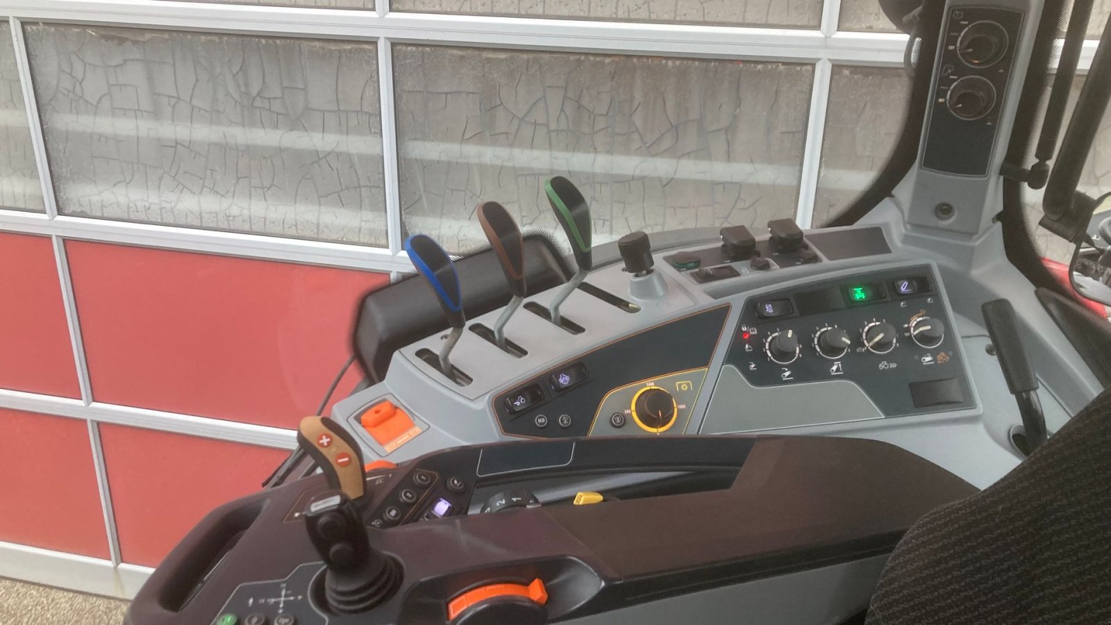 Traktor типа Valtra N154 E Active, Gebrauchtmaschine в Hobro (Фотография 13)