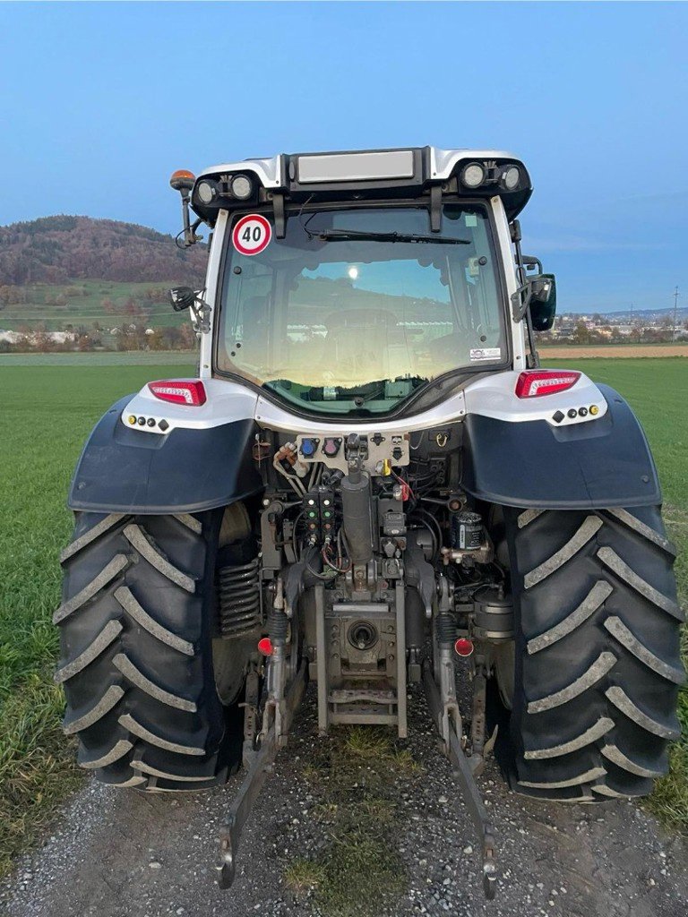 Traktor типа Valtra N154, Gebrauchtmaschine в Schaffhausen (Фотография 5)
