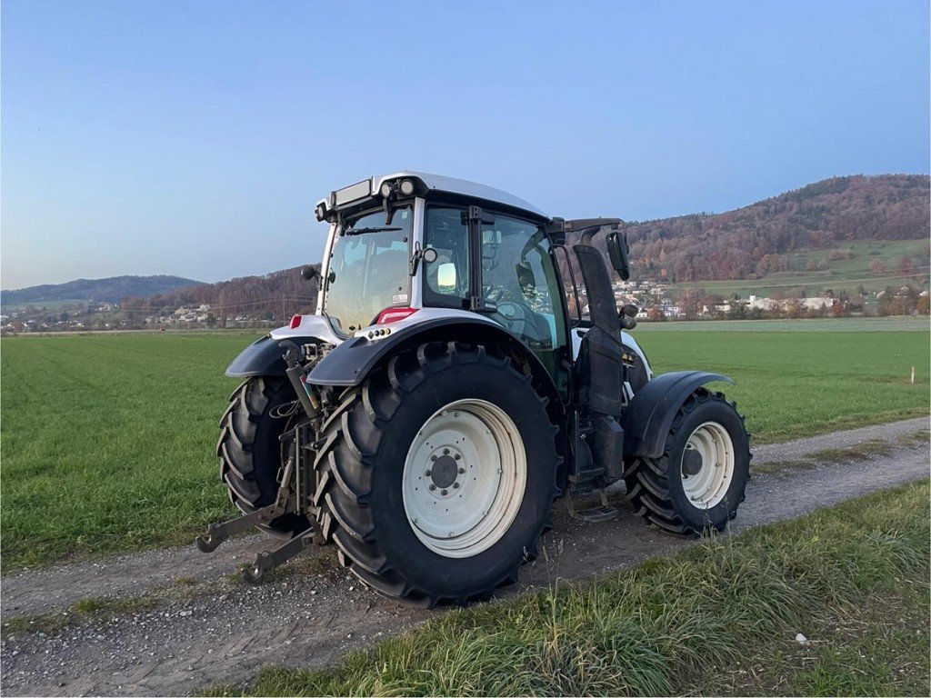 Traktor типа Valtra N154, Gebrauchtmaschine в Schaffhausen (Фотография 7)