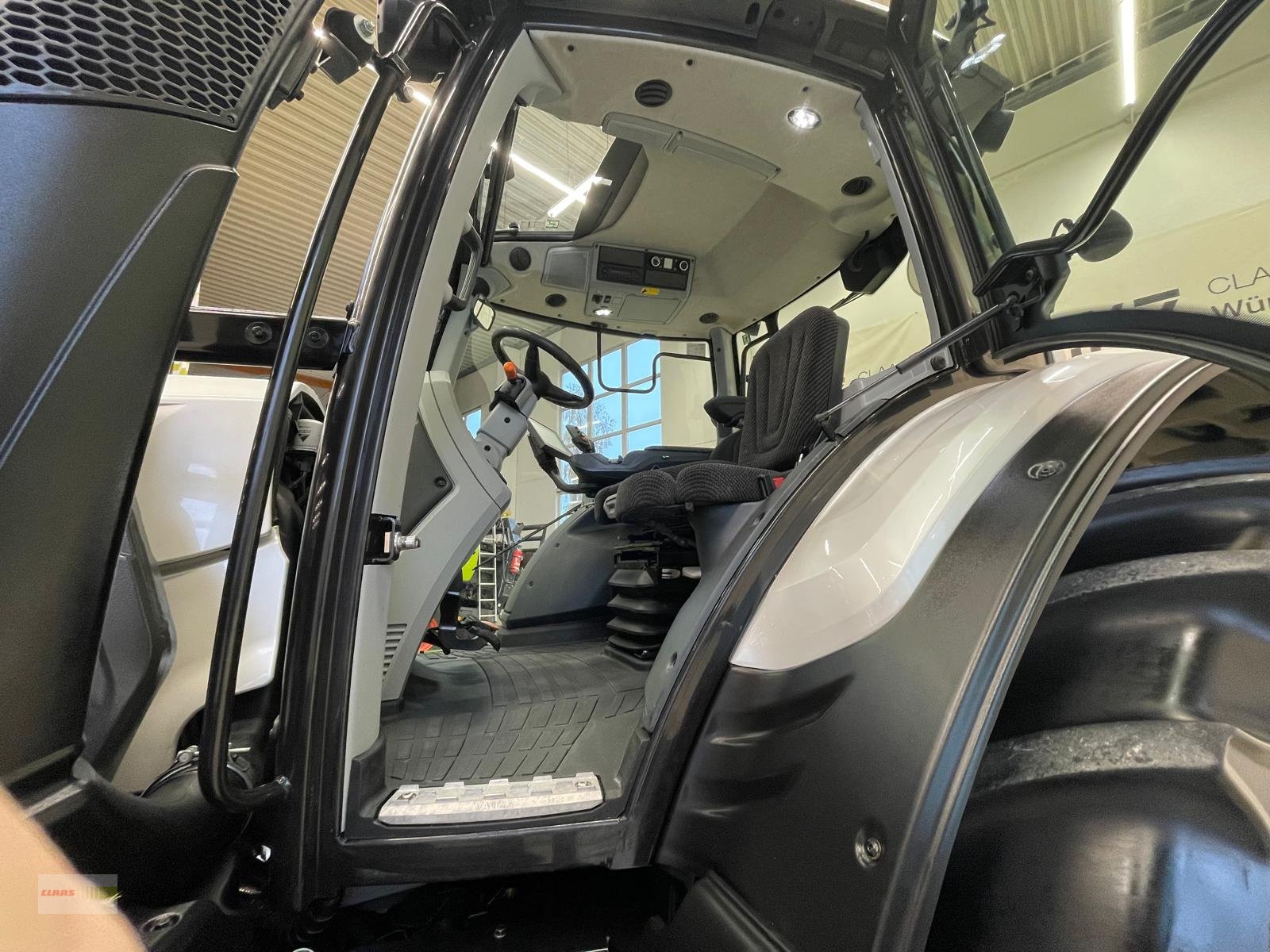 Traktor van het type Valtra N154, Gebrauchtmaschine in Langenau (Foto 7)