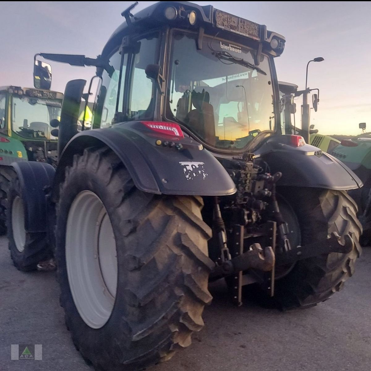 Traktor del tipo Valtra N154e Versu, Gebrauchtmaschine In Markt Hartmannsdorf (Immagine 4)