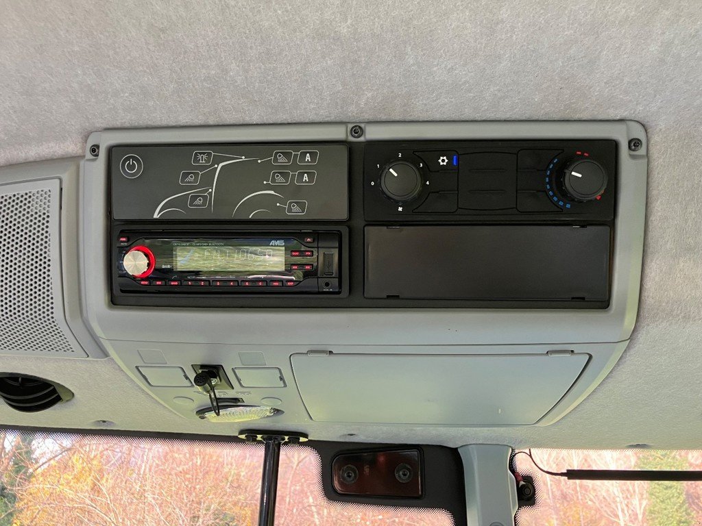 Traktor Türe ait Valtra N154E, Gebrauchtmaschine içinde Arbedo (resim 9)